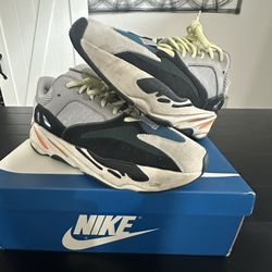 Yeezy Boost 700 "Wave Runner"