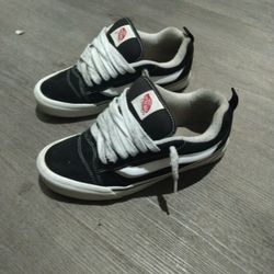 Used Chunky Vans Size 9 Men