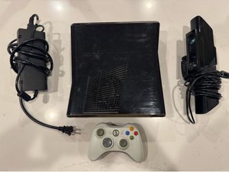Xbox 360 Bundle w/ Kinect & Wireless Controller