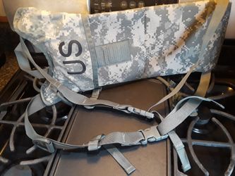 US Military ACU Digital Camo Hydration Carrier and Bladder System 100 oz 3 L