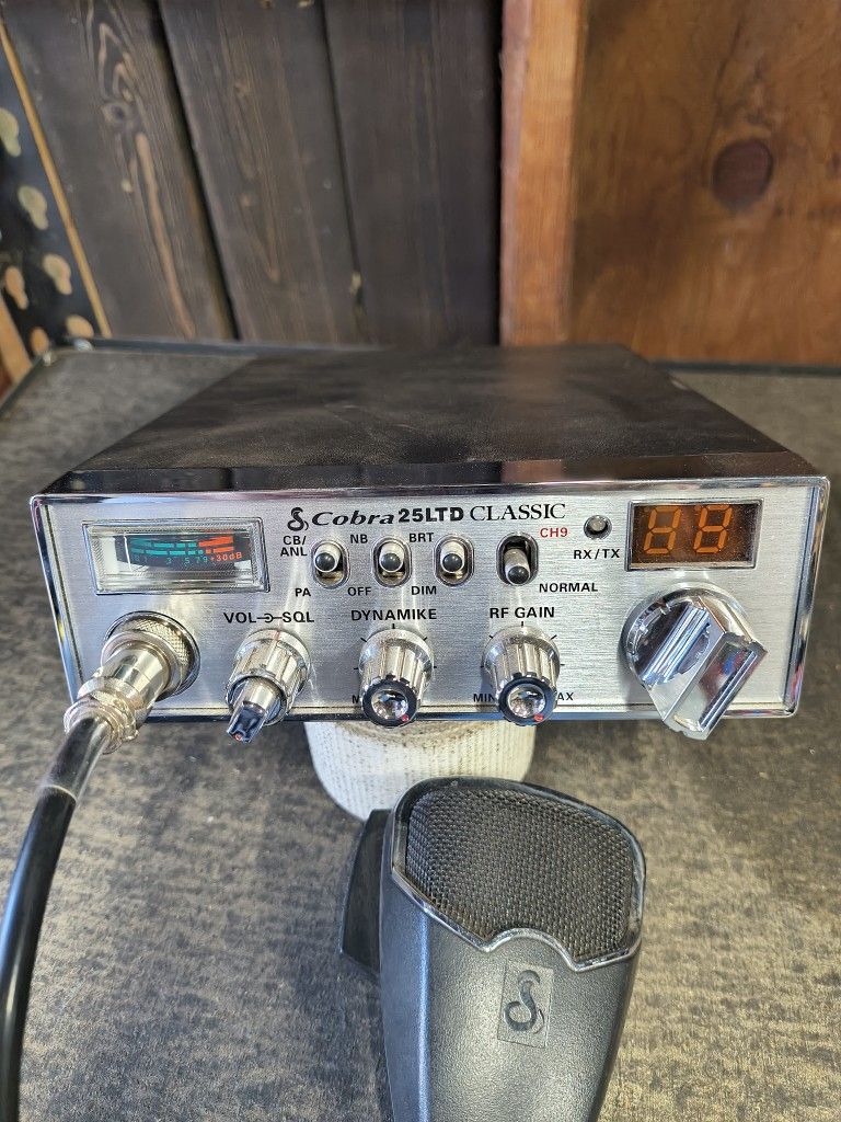 COBRA 25LTD CLASSIC W/ MICROPHONE