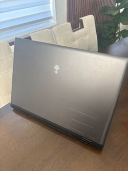 Alienware M16 R2 Gaming Laptop