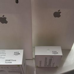 BRAND NEW AIRPODS , ACCEPT OFFERS .‼️