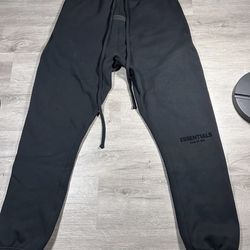Fear of God Essentials Cuffed Fleece Sweatpant 'Jet Black'