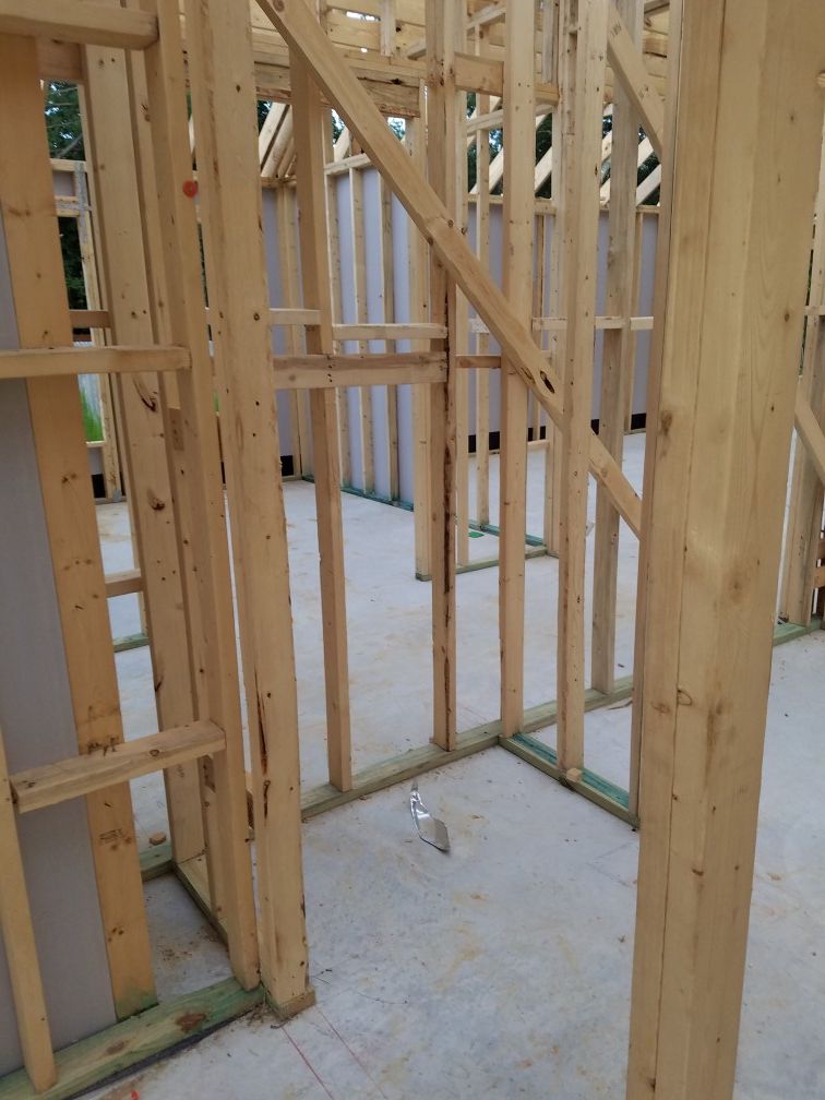 TRABAJO --Framing nail gun labor
