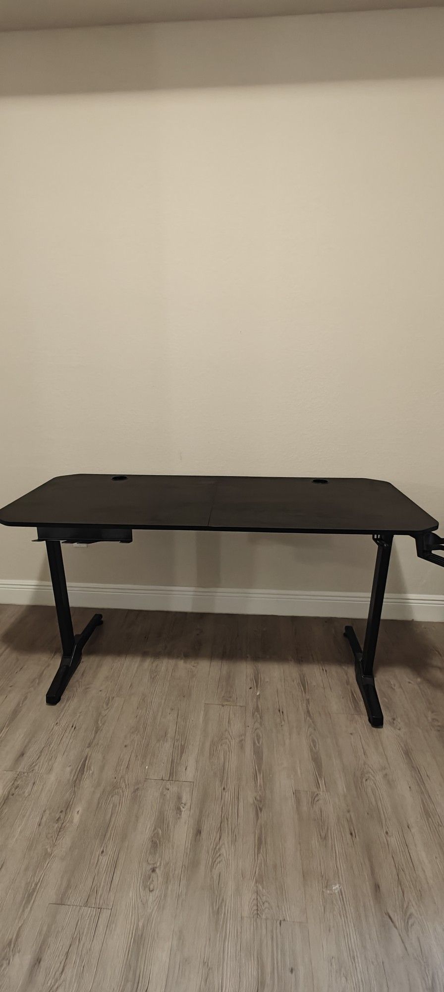 Black Desk