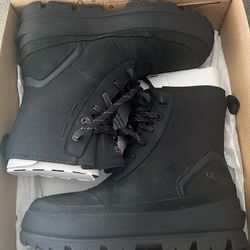 UGG LUG Boots Black/Tan Size 5.5 