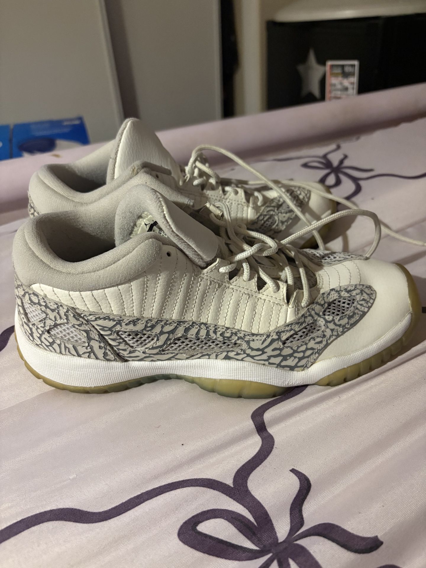 Air Jordan 11 Retro Low IE ‘Cobalt’