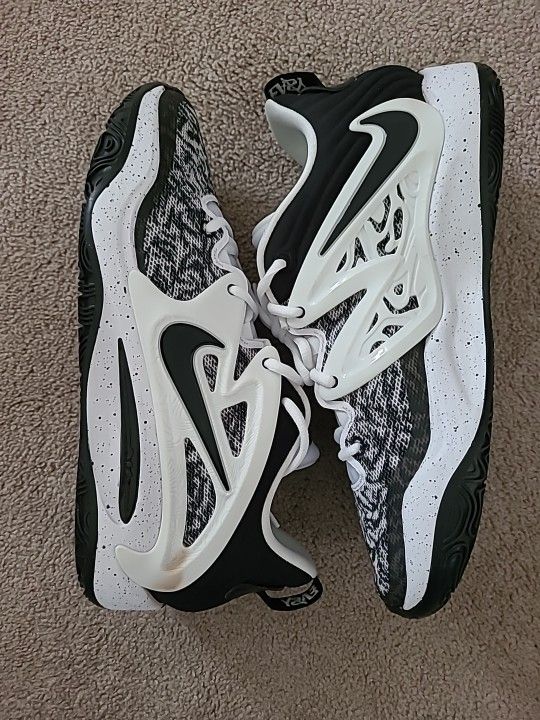 Nike Kd 15 "Oreo " Size 11.5 Men