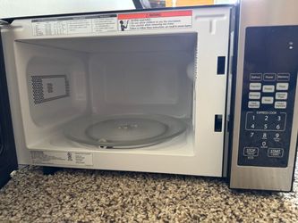 Black+Decker Countertop Microwave