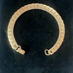 Elegant Herringbone Gold Tone Bracelet.  7.5” L.