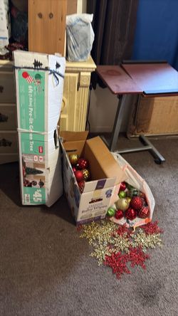 6ft Pre-Lit Green Christmas Tree with lots of ornaments