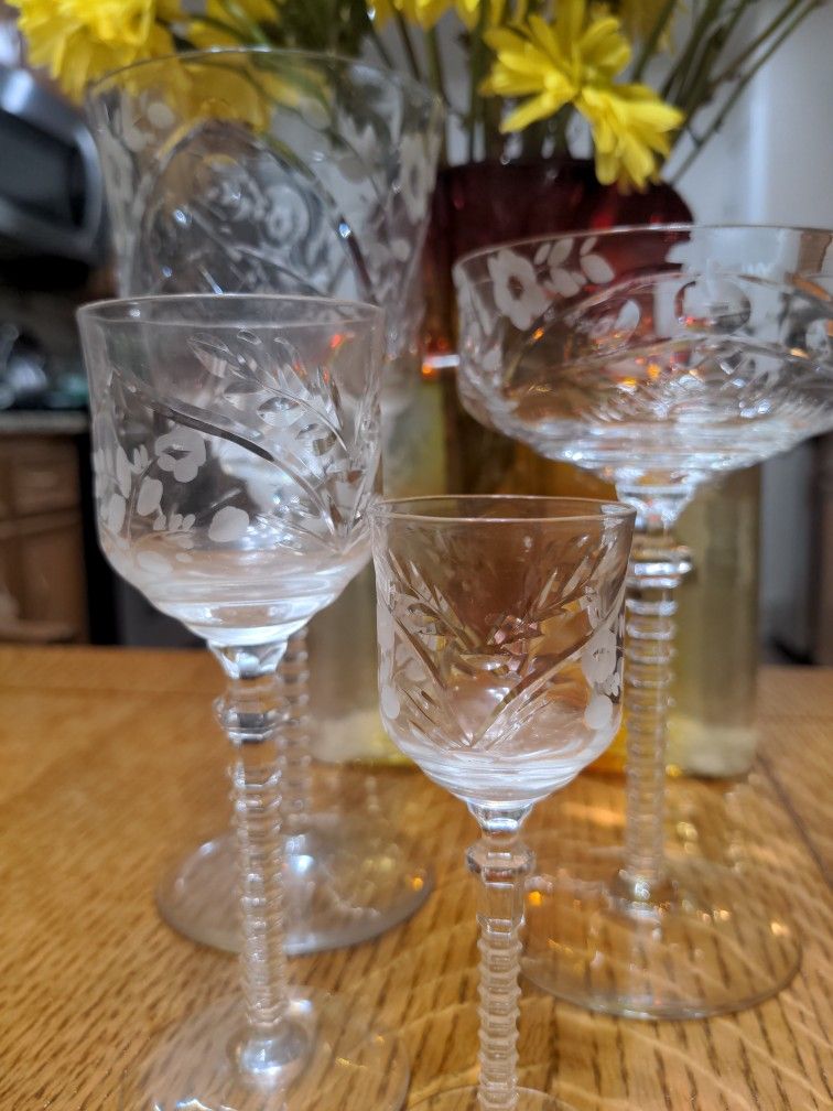 32 Pieces Of Libby Rock Sharp Elaine Cut Crystal Stemware