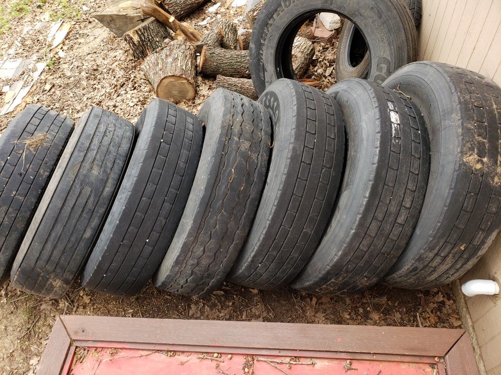Semi truck tires 295/75r 22.5 for Sale in Alvarado, TX OfferUp