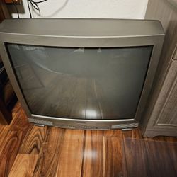 Sylvania 32 Inch Tube TV