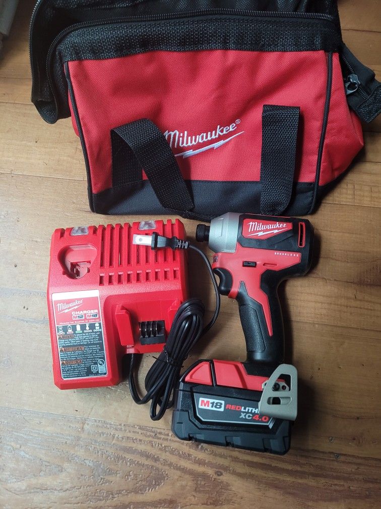 Inpact Drill 18v Brussles Batery 4h