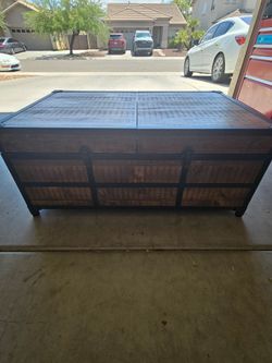 Storage chest