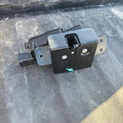 Rear Power Liftgate Latch Actuator Liftgate Lock Actuator For All GM CHEVY CADILLAC Vehicles