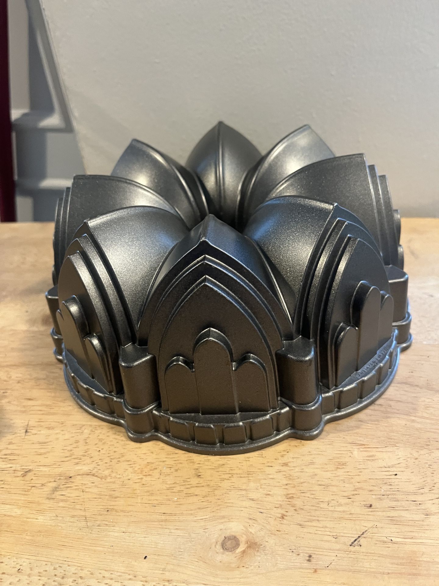 Cathedral Cake Bundt Pan 9” Diameter -pick Up In San Francisco