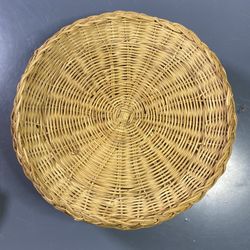  Vintage Wicker Plate Holder