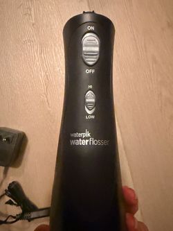 Preowned Waterpik Cordless Advanced 2.0 Water Flosser Black Travel WP-462