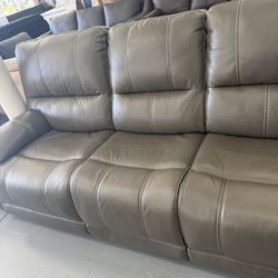 Amazing Reclining Leather Couch @ FURNITURE LOVE ❤️ Same Day Delivery 🚚