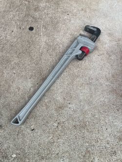 Husky Aluminum 24” Pipe Wrench
