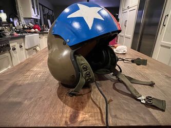 Pilot helmet