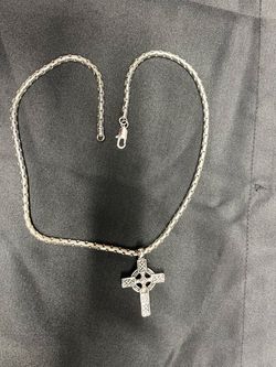 Silver chain w cross