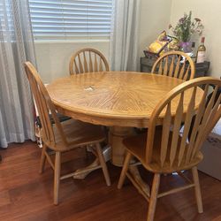 Round Wood Dining Table 