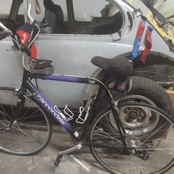  Cannondale road bike