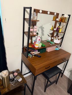 Vanity Desk with Lighted Mirror and Stool