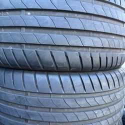 (2) 255/40R20 PAIR OF USED TIRES BRIDGETONE 70% LIFE !!
