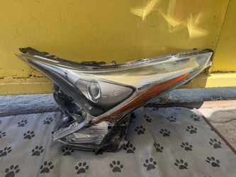 2016-2018 TOYOTA PRIUS LH HEADLIGHT OEM