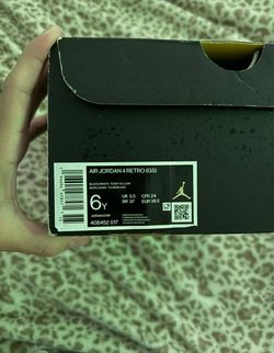 Jordan 4’s black & yellow size 6y