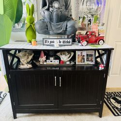 Entry Table With  Storage