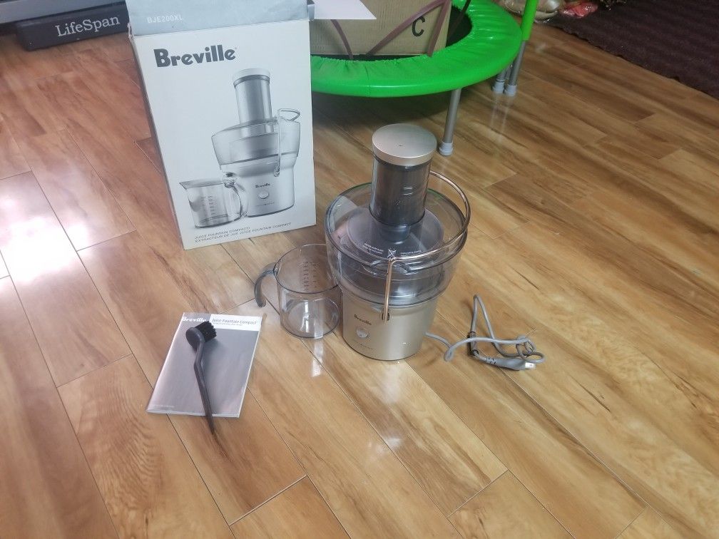 Breville juicer lightly used