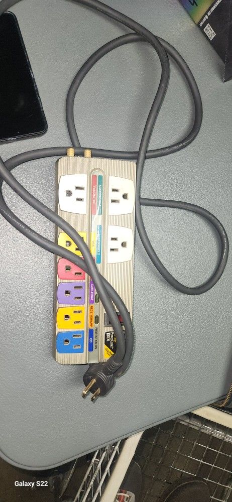 Monster Power HT700 Home Theatre PowerCenter Surge Protector Outlet