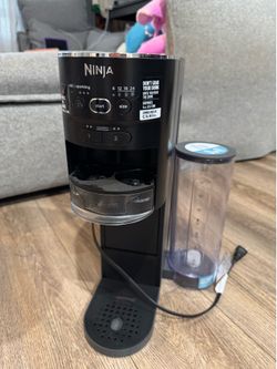 Ninja Thirsti™ Sparkling & Still Drink System