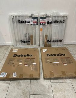 Wide Pet Gate / Baby Gate - Fits Openings 26” - 40”