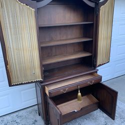 ✅Vintage Dixon-Powdermaker French Provincial Armoire/Dresser