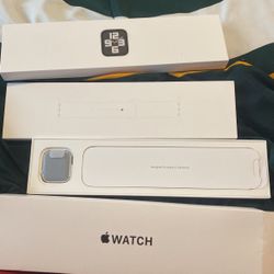 Apple Watch SE Silver aluminum Brand New! 40mm Band