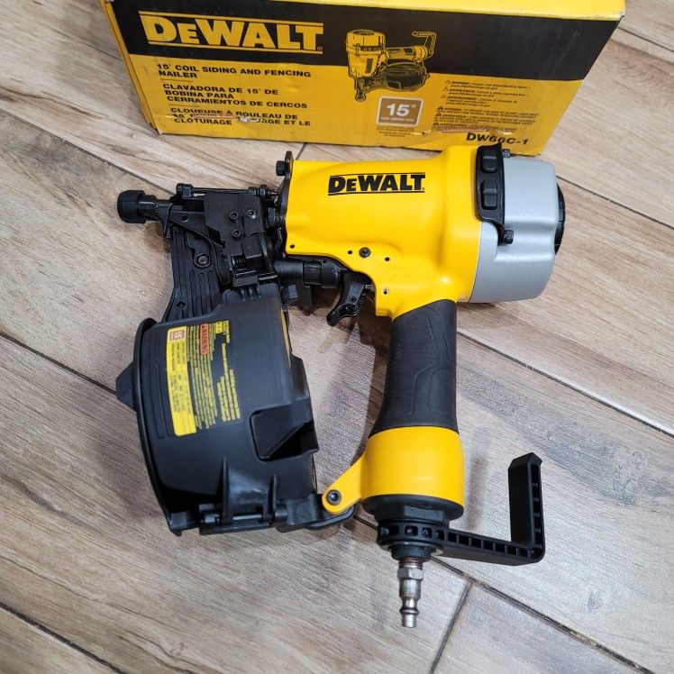 Dewalt Pneumatic 15-Degree Coil Siding Nailer