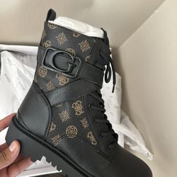 Guess Woman Boots 