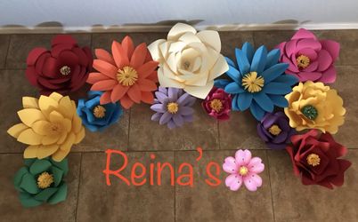 Fiesta paper flowers/ Flores de papel