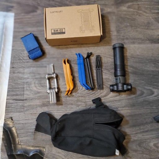 mountain bike mtb road bike& fixie sadle bags & the tools &phone bracket   