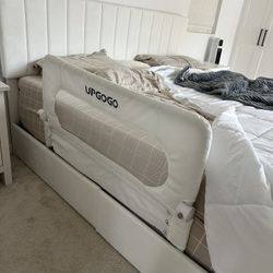 Fold-Down Bed Rail for Toddler/Baby