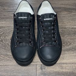 Burberry LT sneaker size 10 