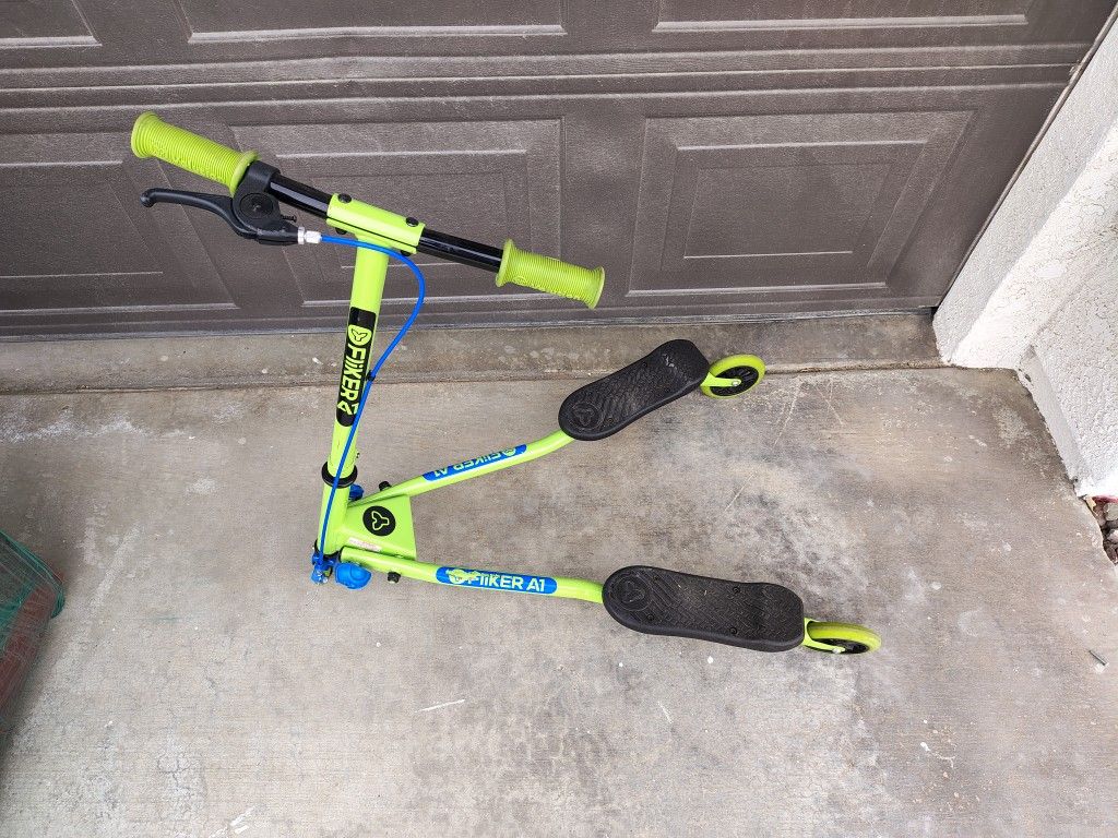 Kids Three-Wheeled Scooter