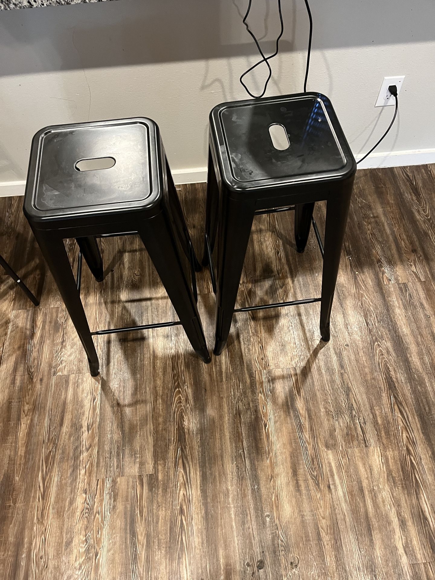 4 Bar Stools Black Metal 30”